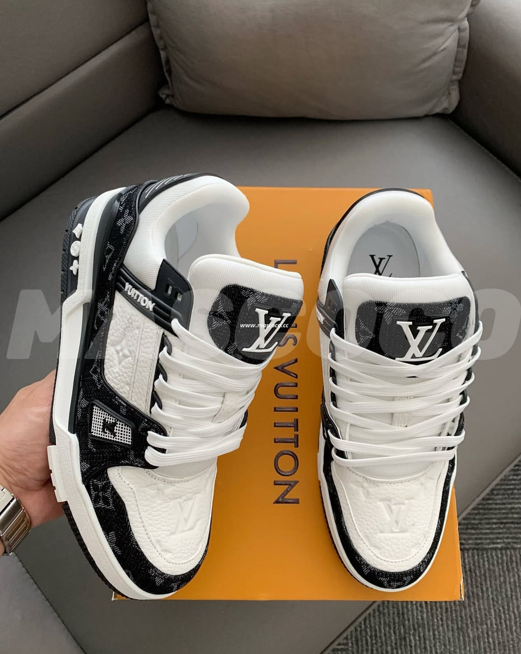 Sneakers -Style That Stands Out With COD Facility.