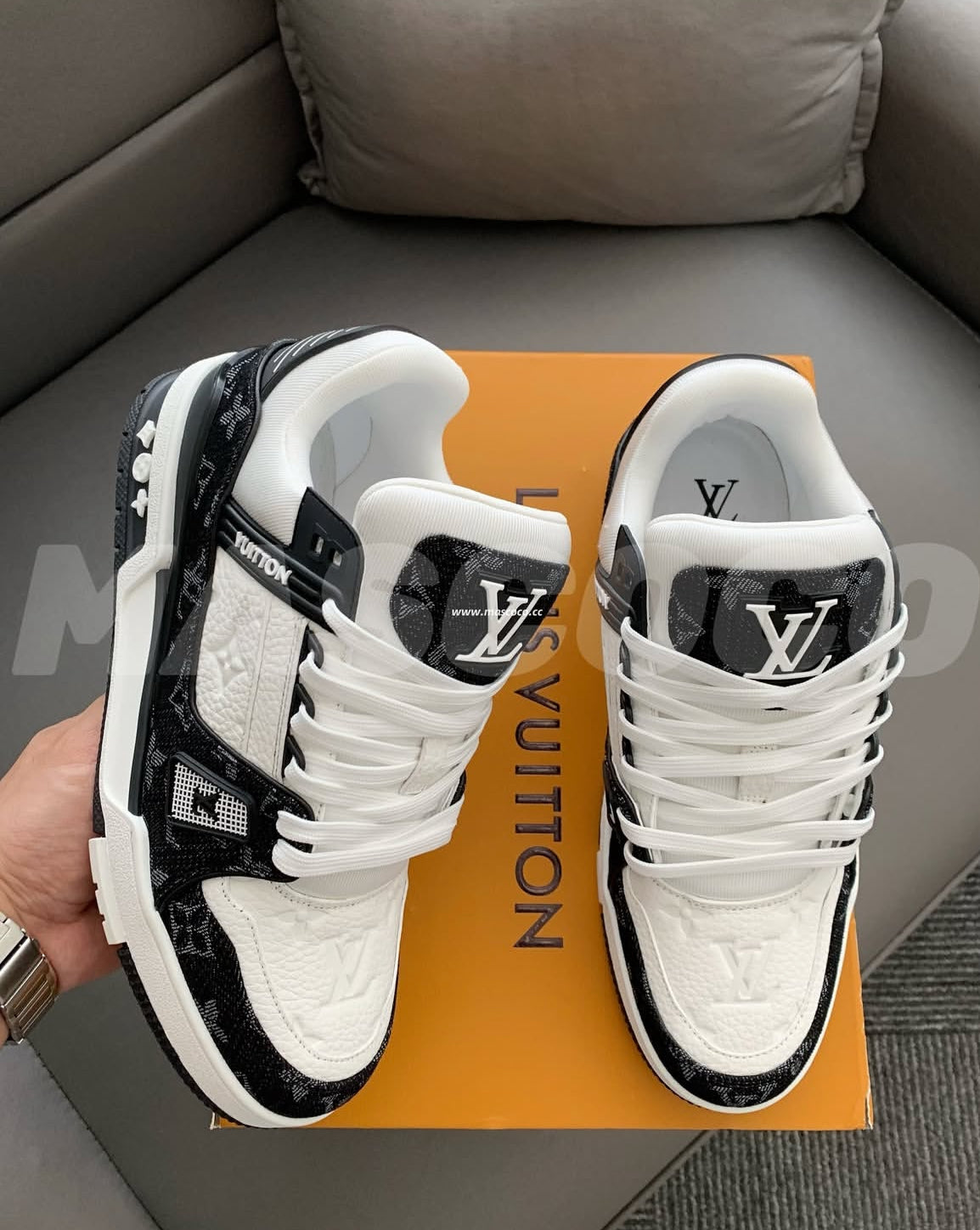 Sneakers -Style That Stands Out With COD Facility.
